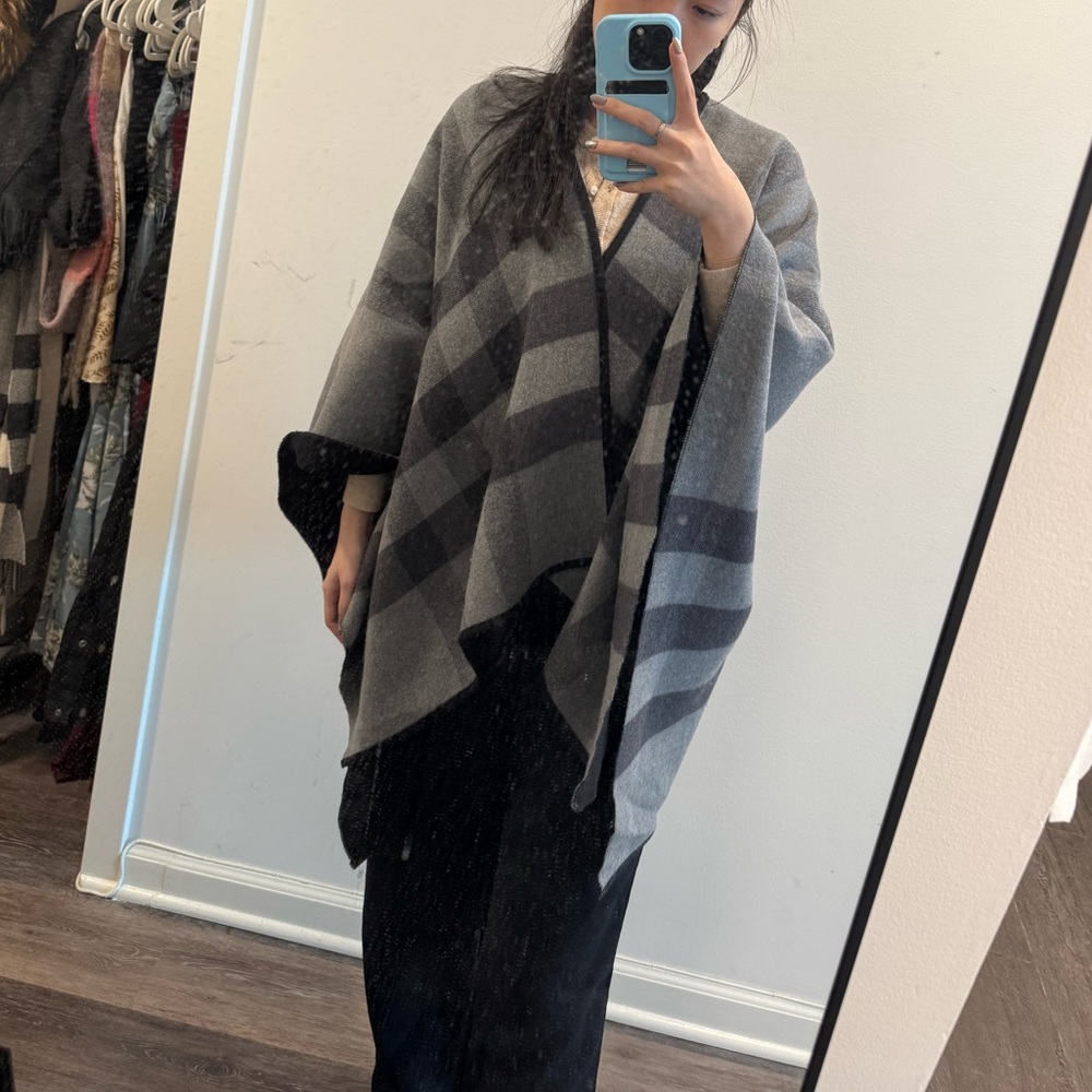 Vintage Burberry poncho